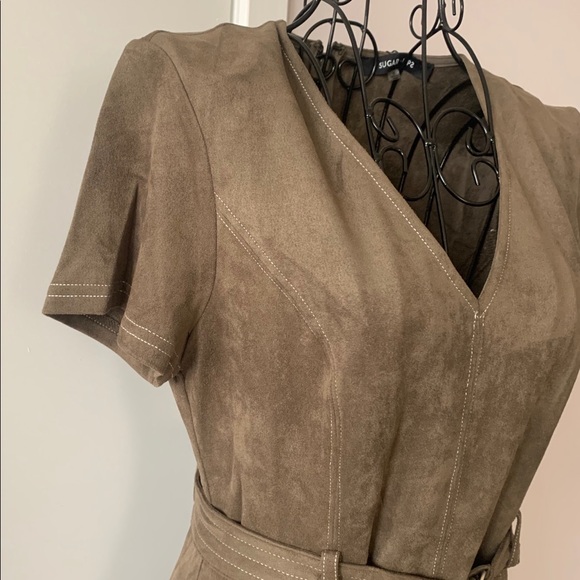 📦 MOVE OUT SALE - Olive Green Suede Belted Mini Dress - Picture 7 of 10